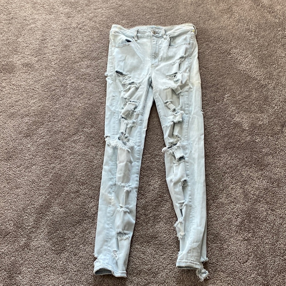 American Eagle Light Wash Hi-Rise Distressed Jeans SIZE 8